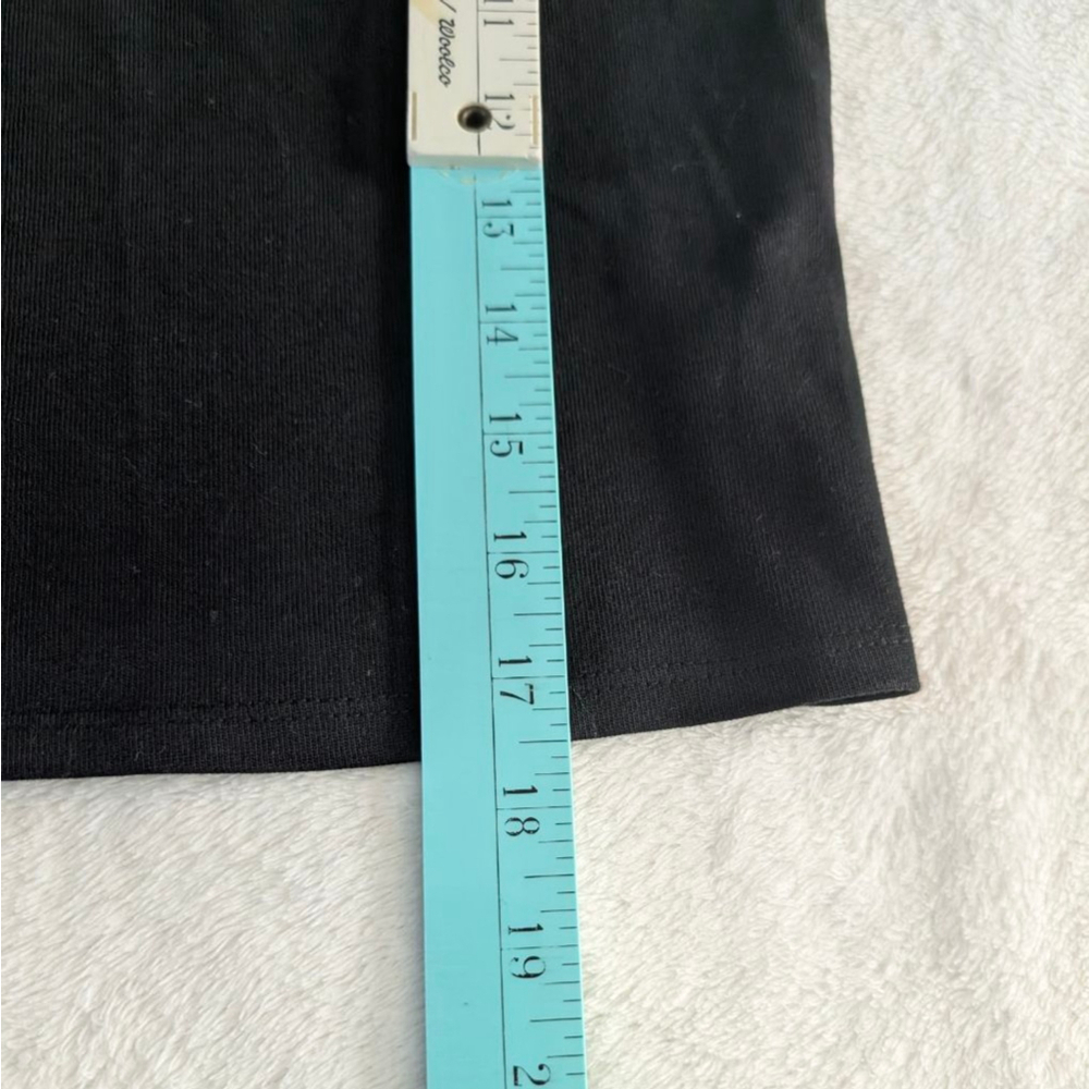 Good American Peepin' Grommet Cotton-Blend Cropped Tee - Small - Picture 6 of 9